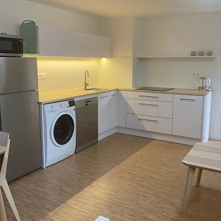 Red Travel Apartment Dvůr Králové nad Labem المظهر الخارجي الصورة