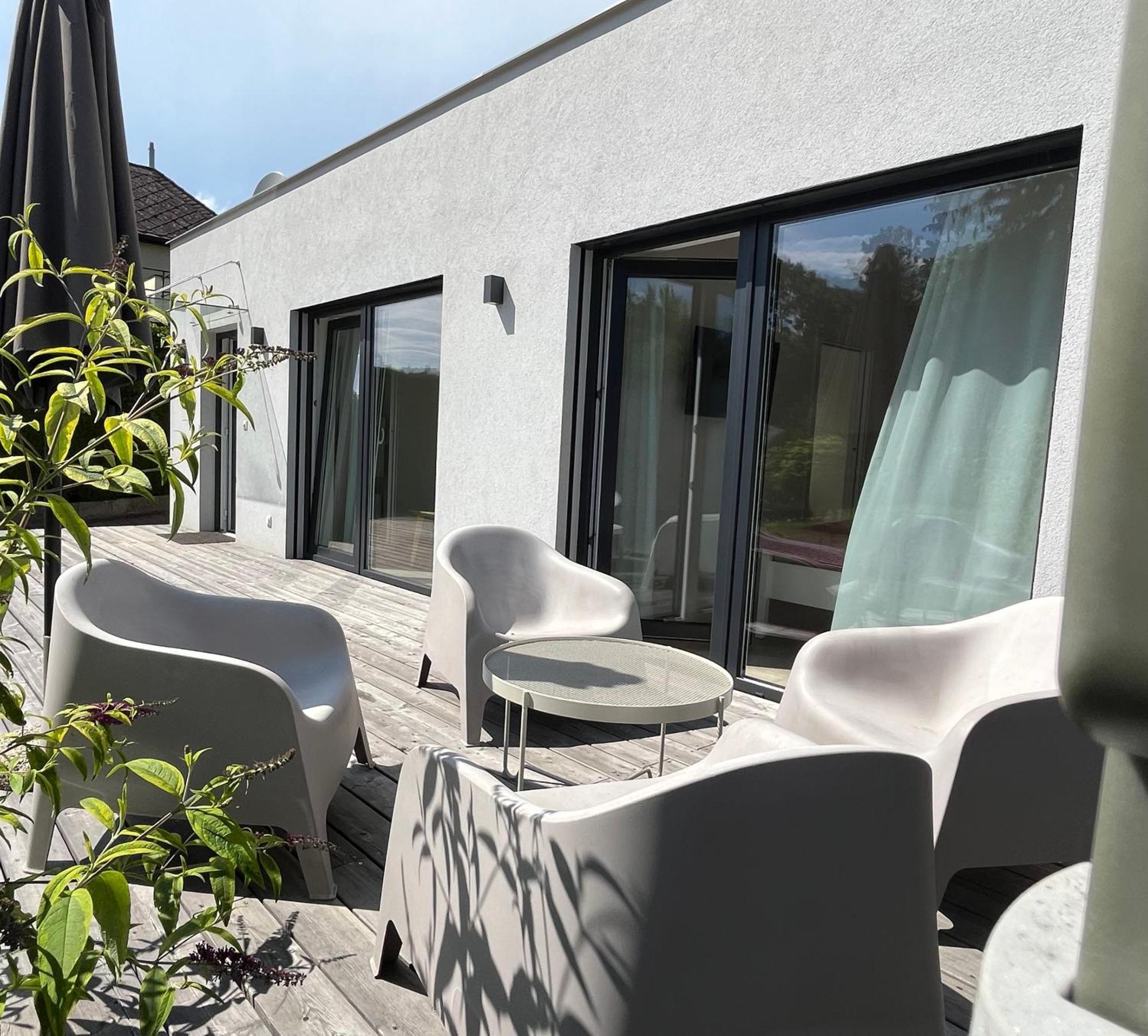 Red Travel Apartment Dvůr Králové nad Labem المظهر الخارجي الصورة